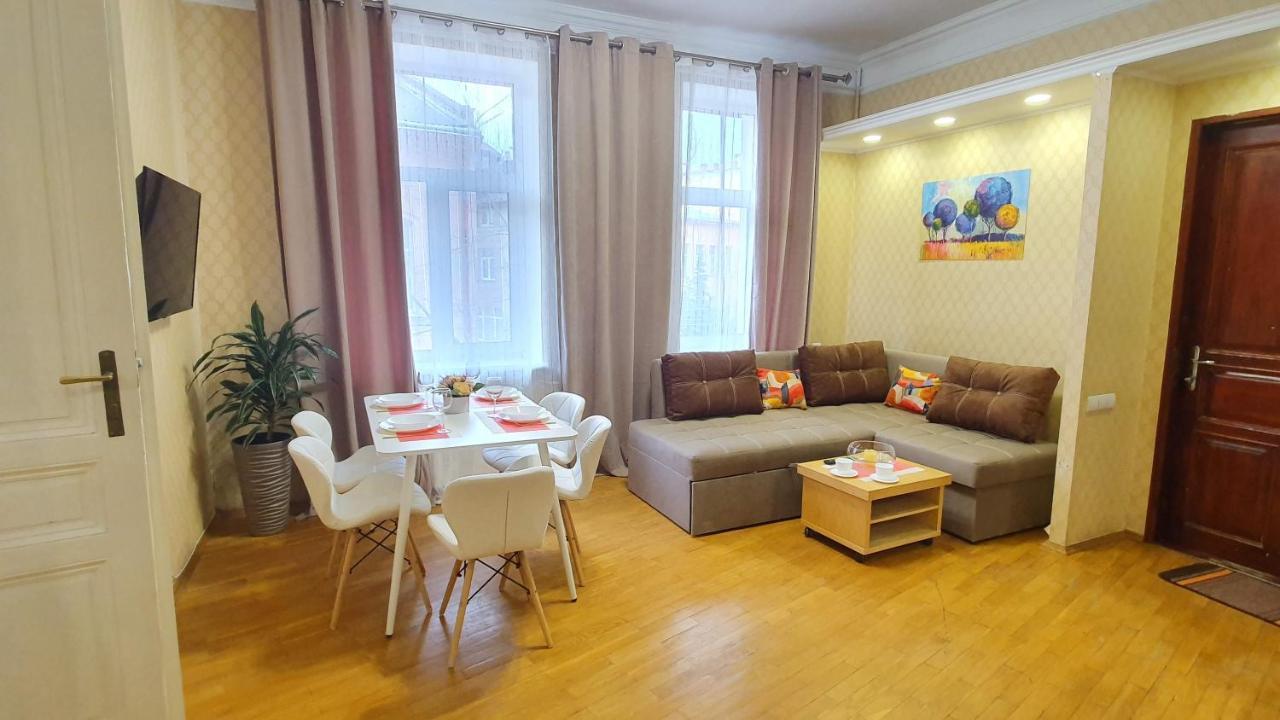 Demar Apart Herzena Lviv Exteriör bild
